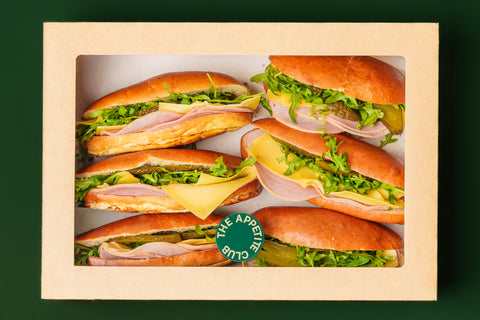 Boeren broodje met gerookte achterham en belegen kaas