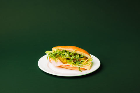 Boeren broodje met gerookte achterham en belegen kaas