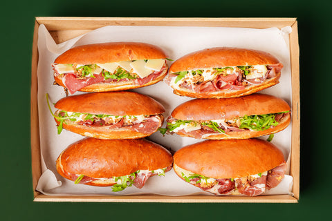 Gerookte ribeye met mierikswortel mayo en parmezaan