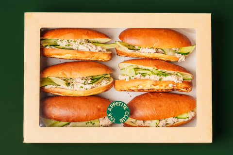 Tonijnsalade met zoetzure komkommer en jalapeno