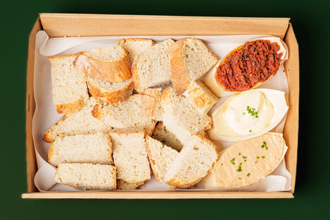 Brood met huisgemaakte dips